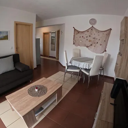 Nautica Apartment *
