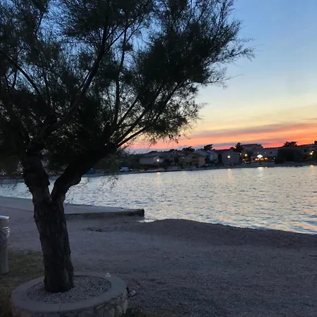 Nautica Apartman Vir