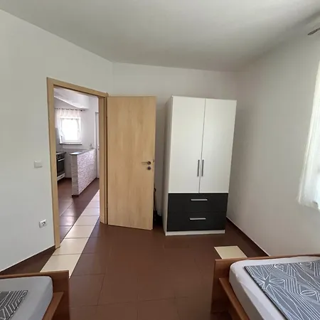 Nautica Apartman Vir