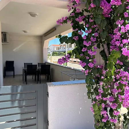 Nautica Apartman Vir